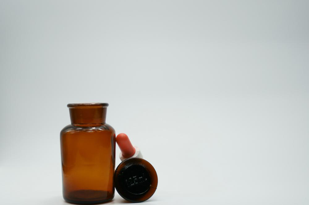 7 benefits of using amber glass bottles in your home - The Architects Diary